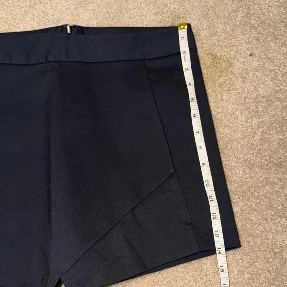 J. McLaughlin Black Skort - Picture 9 of 9